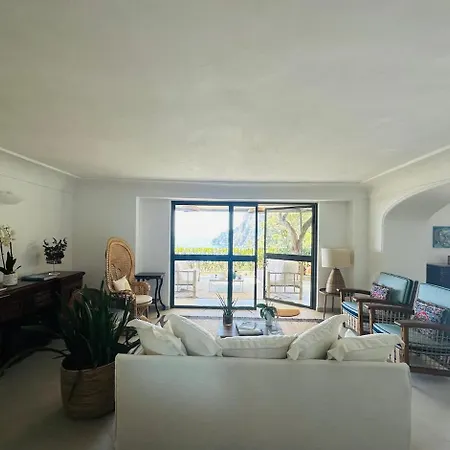 Volare, Διαμέρισμα Κάπρι