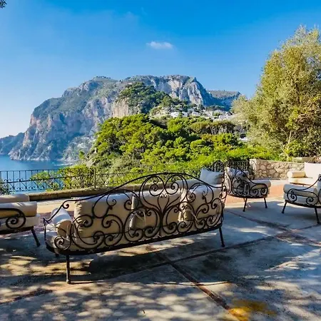 Volare, Διαμέρισμα Κάπρι